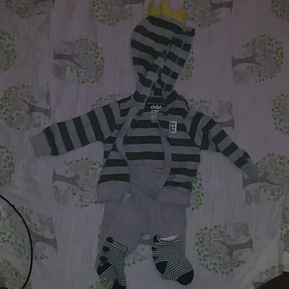 Strong like daddy dinosaur jacket and gray pants